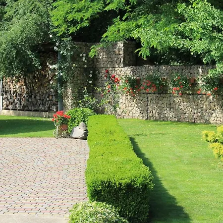 Kazkova Khatynka * Bushtyno