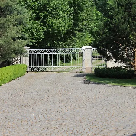 Kazkova Khatynka Bushtyno