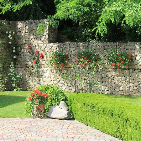 Kazkova Khatynka Chalet Bushtyno