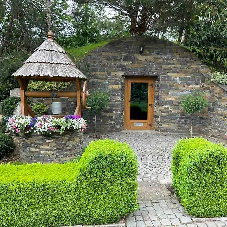 Kazkova Khatynka Dağ evi Bushtyno