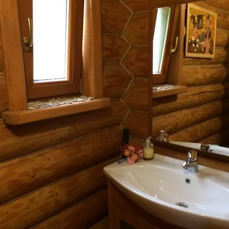 Kazkova Khatynka Chalet